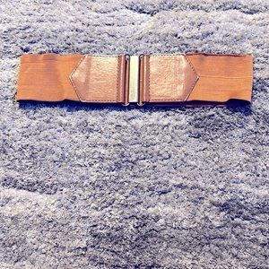 Women’s Camel Metal Clasp Elastic Stretch Belt